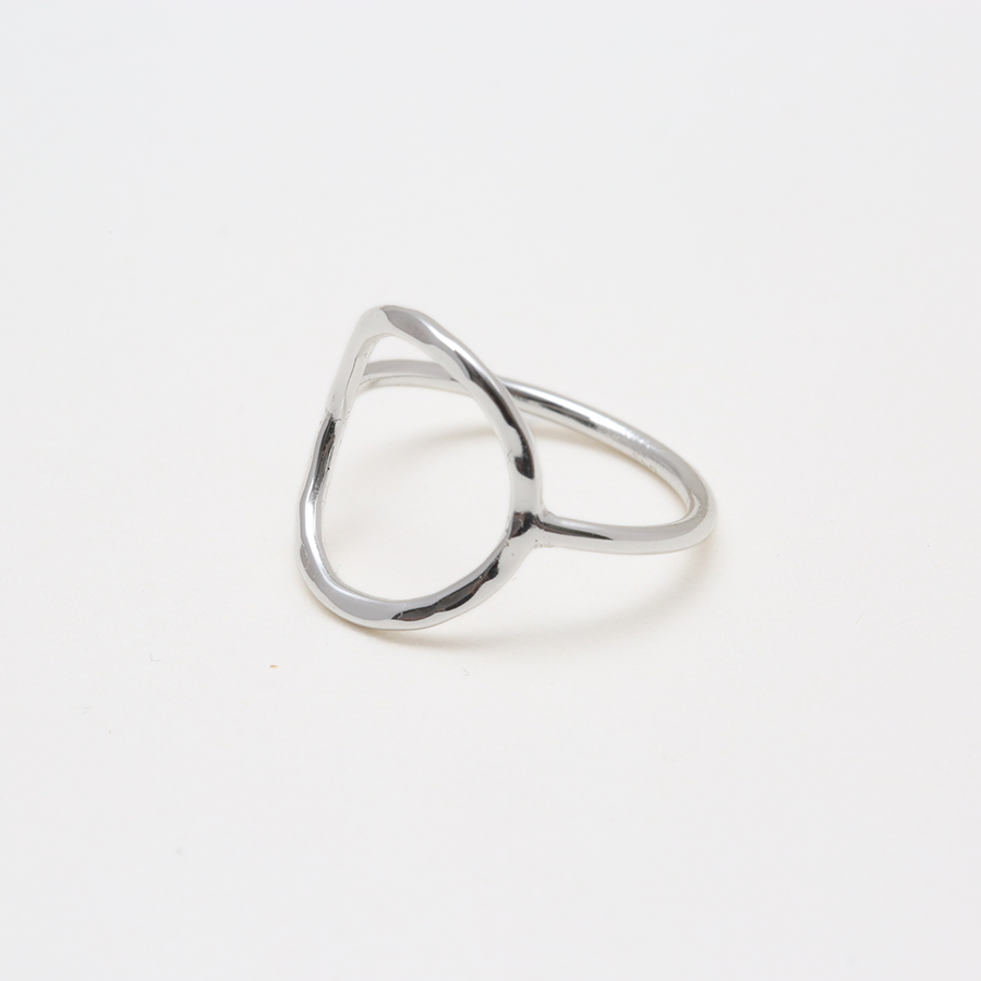 Oval Hammered Band Ring- Bambu